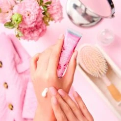 Burt's Bees Hand Cream Trio Gift Set -Outlet Soft Touch Care Store hand cream trio gift set p30897 82886 image